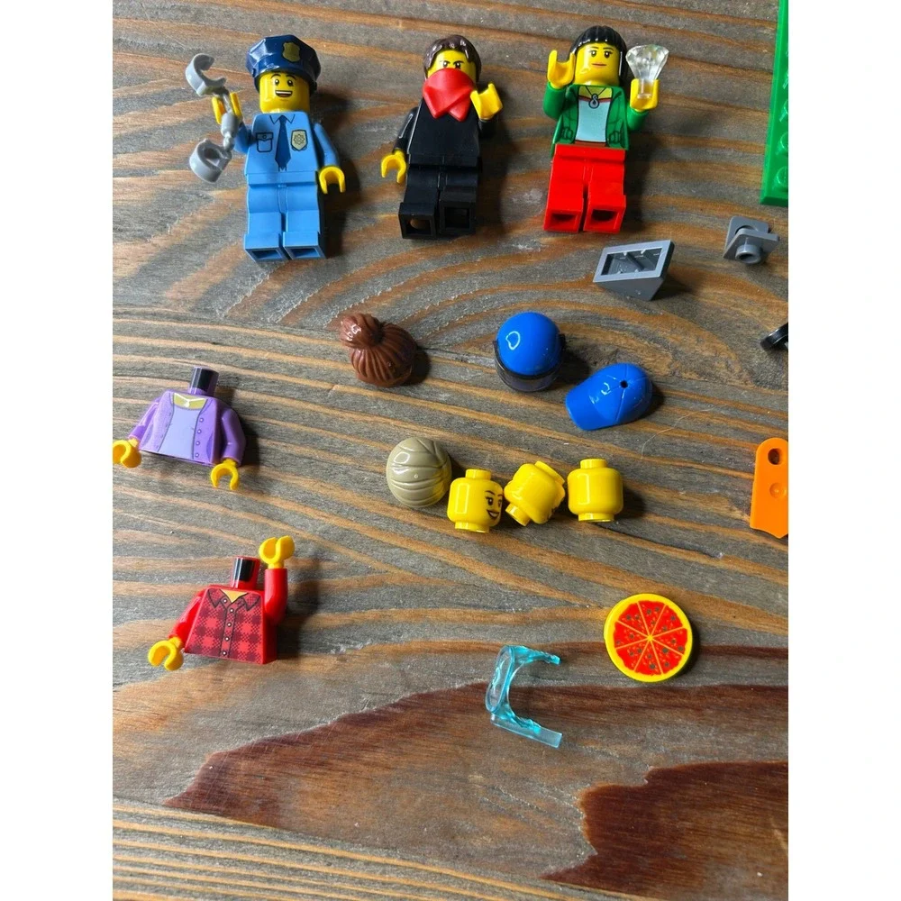LEGO Minifigures‎ Lot of 3 Police, Robber, Girl with Diamond people